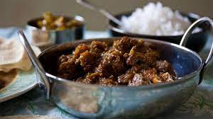 Pour in the coconut milk, add the water, curry leaves, cinnamon stick, sugar, tamarind paste, soy sauce and salt. Aromatic Beef Curry Recipe Bbc Food