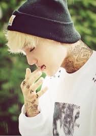 16 K Pop Idols Looking Adorable In Beanies Kpop Guys Hot Korean Guys Punk Guys