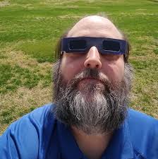 Hi guys! I used to play an in person movie trivia game where we would go  around the room daisy chaining actor movie actor and so on. Have any of you  played