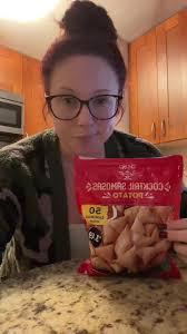 Samosa snacks are a vibe. #fyp #food #foodie #snack #middleeastern #simosas  #lowcalorie #mukbang #yummy