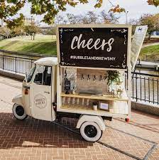 Spring Is In The Air So Toast The Start Of March At Your Next Event With A Glass Of Prosecco From Bubblesandbrewsny Prosecco Wine Beer Cockta Desain