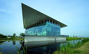 De britse variant van het coronavirus is niet wijdverspreid in de gemeente lansingerland. Gemeentehuis Lansingerland