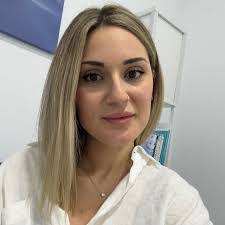 Ana Cueto's Instagram, Twitter & Facebook