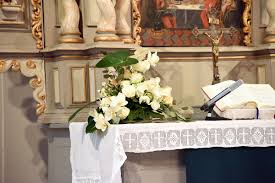 Durch den blumenschmuck bekommt die trauung in der kirche und die hochzeitsfeier eine edle und festliche dekoration. Hochzeitsfloristik