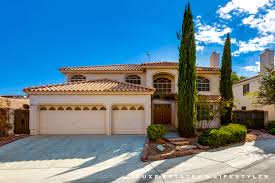 Just Listed Spacious Two Story Home 474 900 3 963 Sqft 6 Bedrooms 3 Baths Pool 3 Car Garage Contact Zar 702 40 Las Vegas Homes House Styles Mansions