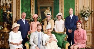 Portrait of charles, prince of wales, in buckingham palace, 1974. Visste Du At Prins Charles Har Datet Dianas Storesoster Lady Sarah Mccorquodale