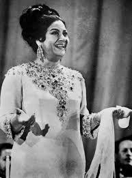 كوكب الشرق أم كلثوم أسطورة في صور لمناسبة ذكرى وفاتها | مجلة سيدتي