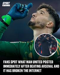 The Man United fans absolutely loved it but Arsenal fans have completely  lost it 😳 Someone could be in a bit of trouble for this 👀