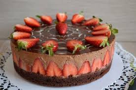 Schoko Erdbeer Mousse Torte Sarah Recettesdegateaux En 2020 Gateau Mousse Mousse Au Chocolat Recette Fraisier