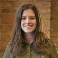 Sarah Denton's Instagram, Twitter & Facebook