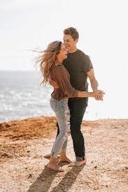 Chrismast Proposal Engagement Ideas 125 Couple Photography Poses Couple Photography Couple Photoshoot Poses