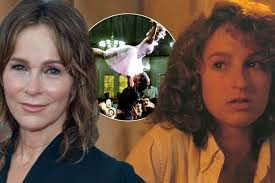 Jun 12, 2020 · jennifer grey of 'dirty dancing' is 60 now and looks unrecognizable. See Dirty Dancing Star Jennifer Grey 28 Years Later As She Reveals That Lift Was Never Rehearsed Mirror Online