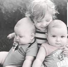 babycute twin twins baby اطفال توينز توأم مساء مساء الخير صور صوره توام تصميم تصاميم مواليد رمزيه كيوت كياته اكسبلور صباح instagram posts baby face instagram
