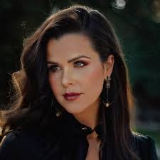 Holly Joy's Instagram, Twitter & Facebook