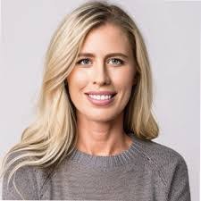 Dani Bush's Instagram, Twitter & Facebook