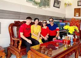 Ngọc trinh cho hay, cô bị sang chấn tâm lý và nôn ra máu. Io2nh0cgyxkifm
