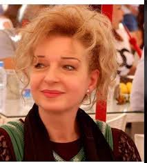 ٣ فنانات سوريات منفتخر فيهن والتلاتة مثلوا دور الأم بأكتر من مسلسل أيا وحدة  منن أقرب لقلبكن وحبيتوا بدور الأم بالذات ♥️#نادين،،، مني،،، نابيله،،،