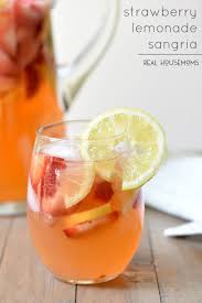 Strawberry Lemonade Sangria With Video Real Housemoms In 2020 Summer Sangria Recipes Lemonade Sangria Strawberry Lemonade Sangria