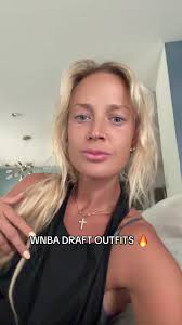 What Did Sonia Simon Wear to The Wnba Wnba Draft