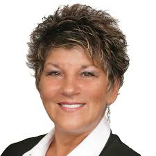 6022 Valley View Dr, Alexandria, VA 22310