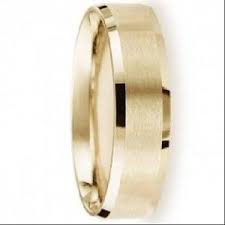 How To Choose Men S Gold Wedding Rings Men S Wedding Rings Mens Wedding Rings Gold Mens Wedding Rings 14k Yellow Gold Wedding Band