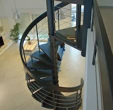 Sgb aluminium offre des tourelles en aluminium (escaliers spirale) qui sont faits sur mesure pour répondre à vos besoins particuliers. Escalier Colimacon En Bois Ou Metal De Treppenmeister