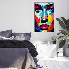 厳粛さと色彩の出会い：現代女性の肖像画アートキャンバスウォールアート装飾、高品質の印刷と素材、すぐに掛けられます