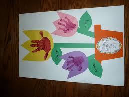 The flowers and card will let your loved one know you remembered him or her on grandparent's day, and that you truly felt he or she was worth celebrating. Grandparents Day Kindergarten Nana