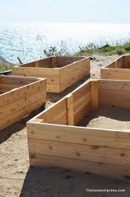 33 Shades Of Green Easy Diy Raised Garden Bed Tutorial Easylandscape Jardin Sureleve Jardins Potagers Soulevees Amenagement Jardin