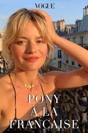 3 Franzosische It Girls Erklaren Das Geheimnis Ihrer Pony Frisuren Frisuren Mit Pony Ponyfrisuren Haarschnitt Lang Pony