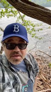 I know I shouldn't post it but Lordy 😂 😂 😂 Be good boys and girls and  maybe you will get to hear The Beaver Song 😂😂😂 #thankyouforbeingafriend  #trishwhitsell #lifeismorefunbeautifullydone #beautifullydoneday  #funnyclips #