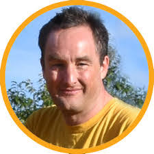 Robert Mohamed's Instagram, Twitter & Facebook