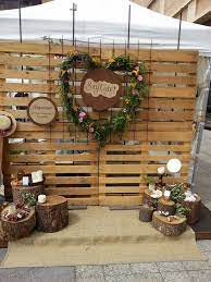15 Wooden Pallet Wedding Backdrop Eco Friendly Way To Use In Your Wedding Decor Photo Booth Backdrop Wedding Vintage Rustic Wedding Decor Rustic Photo Booth