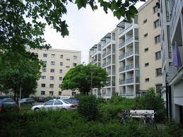 434 € idyllische familienwohnung am teich! 2 Zimmer Wohnung Zu Vermieten Luzinstr 18 12619 Berlin Kaulsdorf Hellersdorf Mapio Net