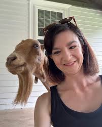 flashback to when @marooster & I went to goat yoga! Had so much fun & I  can't wait to go back!