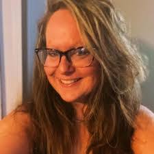 Dana Heard's Instagram, Twitter & Facebook