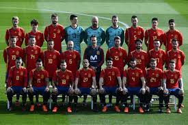 Mesmo assim, o selecionador nacional salienta que o jogo de amanhã é um jogo amigável mas de responsabilidade. Apos Polemica Espanha Apresenta Uniforme Da Copa De 2018 Com Foto Oficial Futebol Espanhol Ge