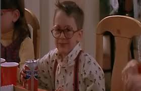 Kevin läßt es sich derweil gutgehen und erprobt alles, was kindern sonst u.ntersagt ist. 30 Jahre Spater Was Wurde Aus Den Kevin Allein Zu Haus Stars Video Fotos Kosmo