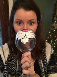 Dollar Tree Painted Wine Glasses I Use Acrylic Paint And Then Bake It On You Put The Glasses In Hand Painted Wine Glasses Glass Bottles Art Wine Glass Crafts
