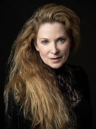 Eva Paris's Instagram, Twitter & Facebook