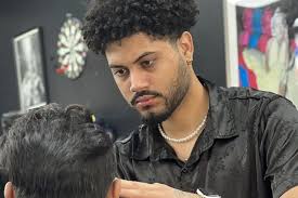 Haircut & Beard Near Me in Braintree Town