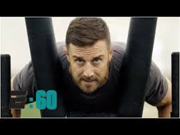 She met smith when he was playing for the san francisco 49ers, and they managed to keep their rivalry aside to favor their romance. Alex Smith Just Received The Best Possible Trophy From His Wife To Commemorate His Incredible Triumph