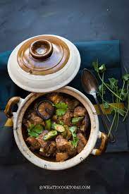 Combine chinese herbal spices and cook meat in a broth for a few hours until the desired consistency is achieved. Clay Pot Dry Bak Kut Teh Pork Ribs Tea Made Easy