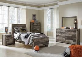 A twin bed offers younger kids the perfect place to rest their head while they dream of their next adventure, while full beds are the right fit for tween rooms. Youth Bedroom Sets Kids Bedroom Sets Dock 86