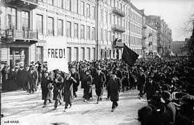May day demonstration (andrey truhachev); Demonstration Am 1 Mai 1917 Social History Portal