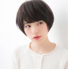 大人女性の黒髪ストレートボブ 定番から人気ヘアスタイルまでご紹介 hair ピクシーヘアカット ショートのヘアスタイル マッシュショート