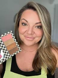 Whitney using the new shades!!! So Stunning! Main shade: Athens Brightener:  White Peach Contour: Olive Bronzer: Fiji Cheeks: Rosewood+Wildflower Lips:  Wildflower+Maui Let's get you color matched!!