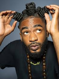 You can tell a King by how he wears his crown 👑 Hair: @vybrantstrands  Barber: @jungle_kutz Photo: @art.of.daniel.green