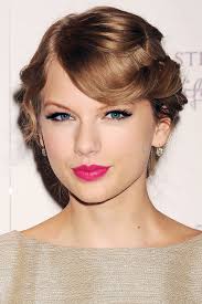 Taylor swift has made her mark not just in the music industry but also in the fashion industry. Taylor Swift Hairstyles Taylor Swift S Curly Straight Short Long Hair