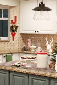 Well you're in luck, because here they come. Easy Christmas Kitchen Decor Ideas